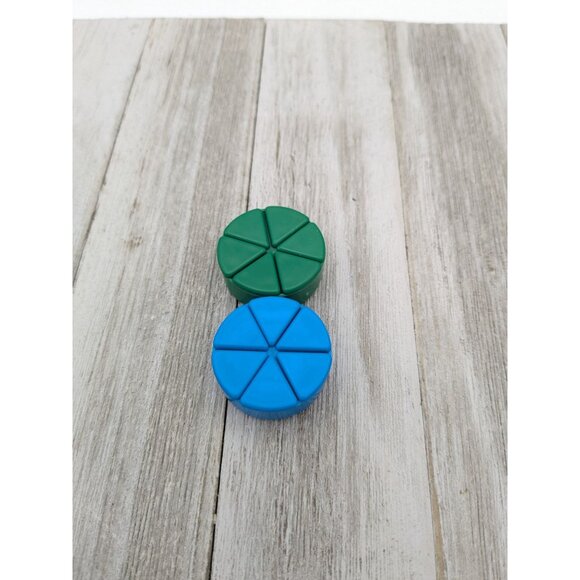 Hasbro Trivial Pursuit Genus IV Game Replacement Pie Pieces Dice - Picture 5 of 5